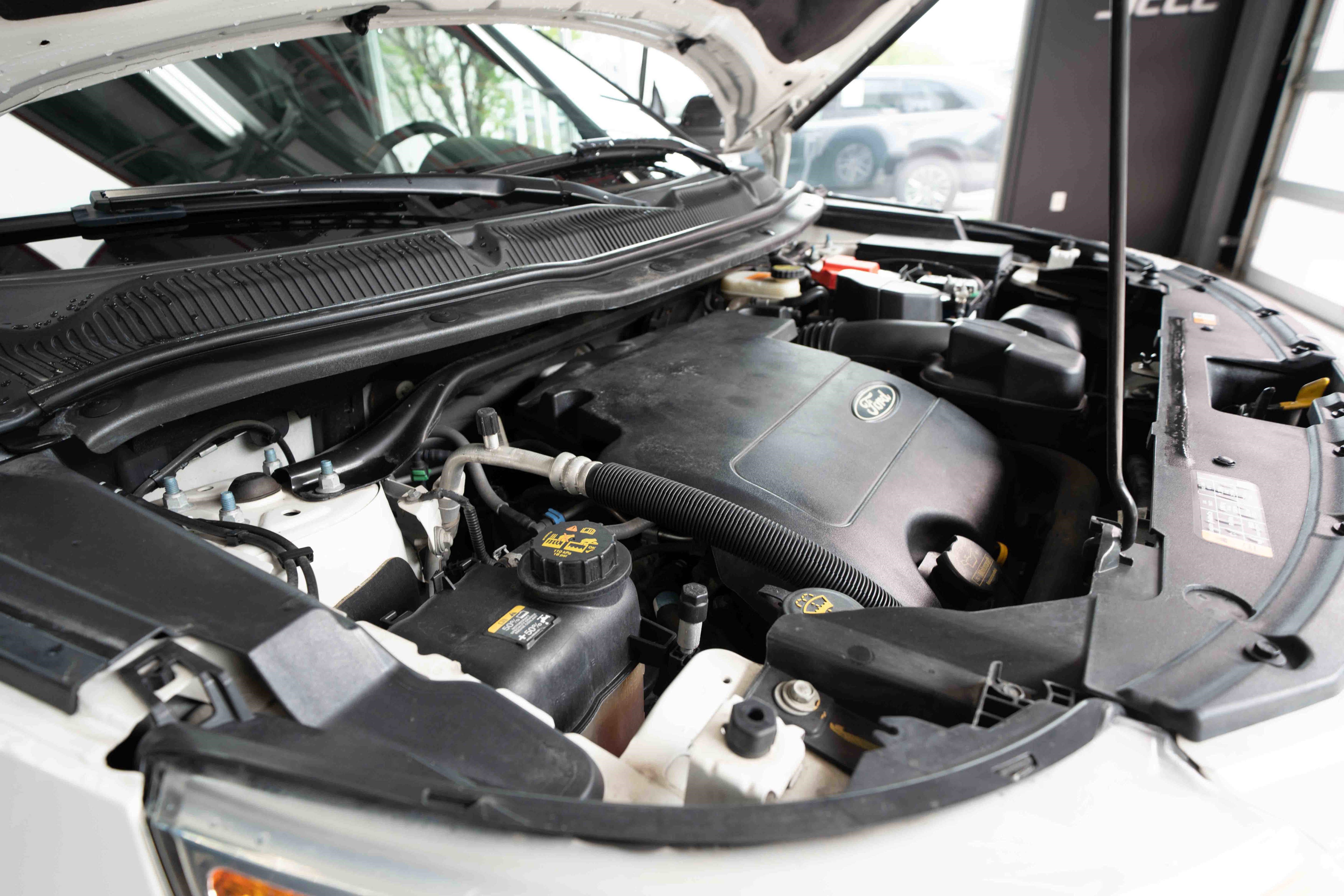 Used 2013 Ford Explorer XLT image 33