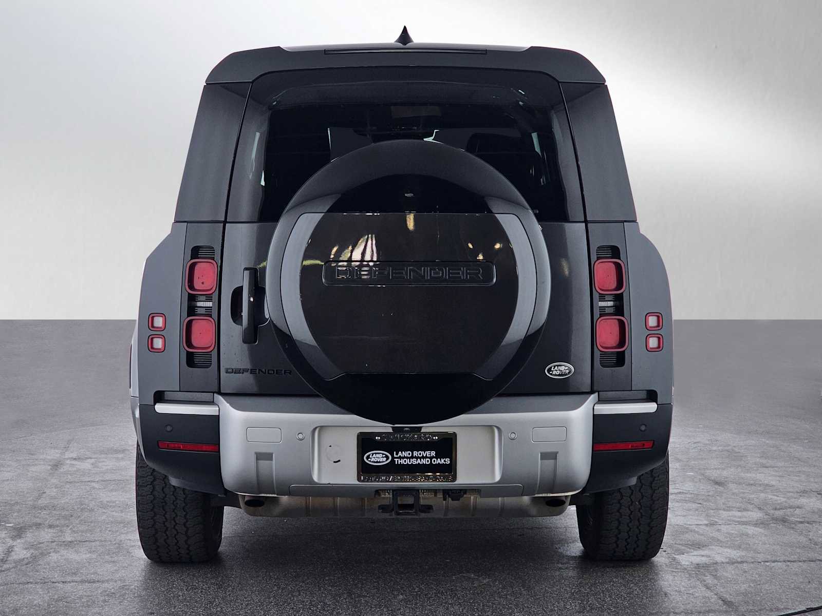 Used 2023 Land Rover Defender 130 S image 4