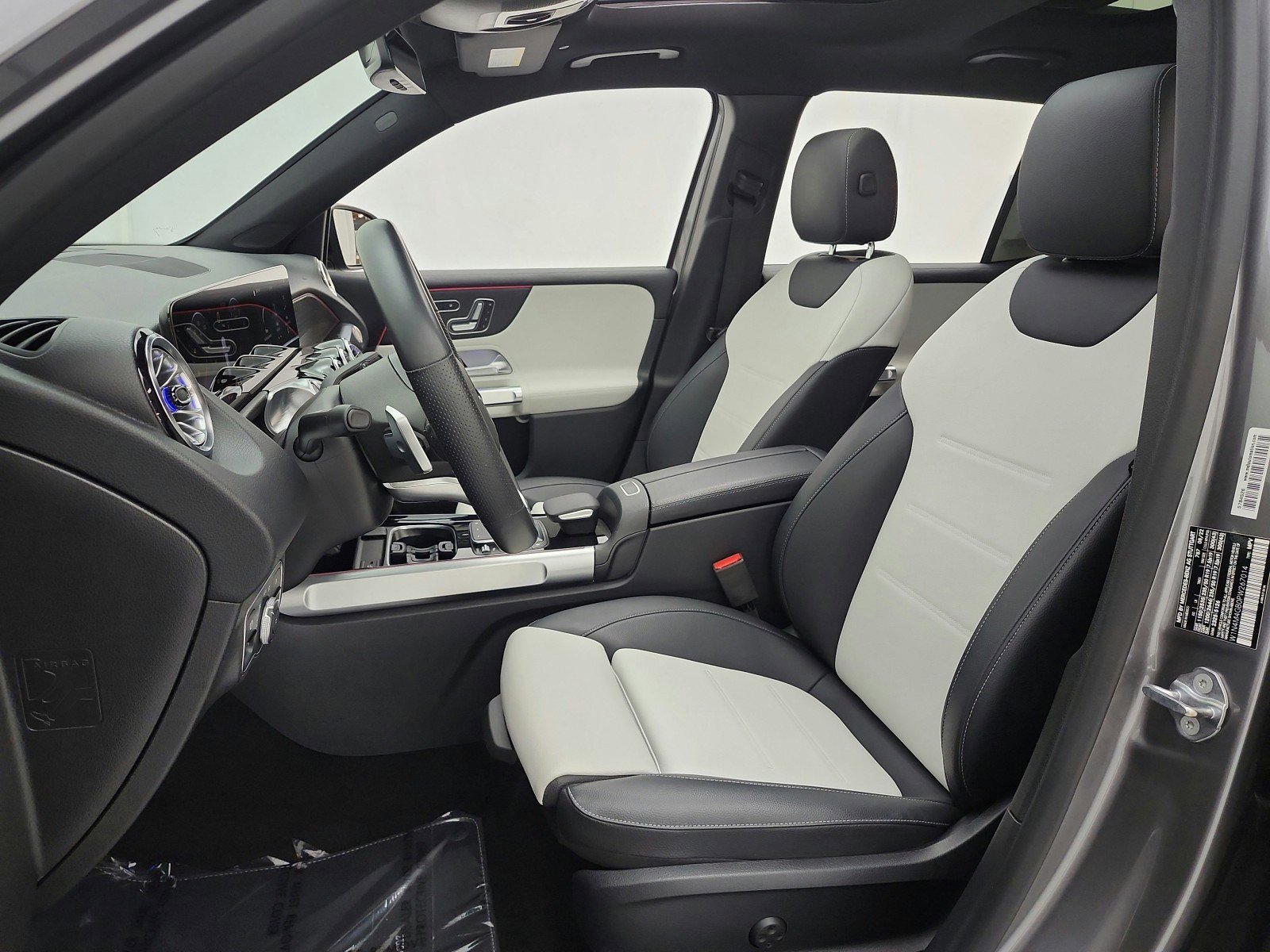 Used 2023 Mercedes-Benz GLB 250 image 13