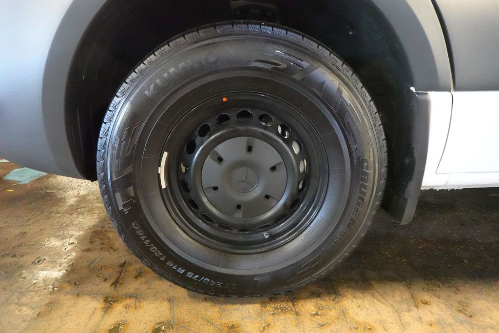 Used 2025 Mercedes-Benz Sprinter 2500 image 25