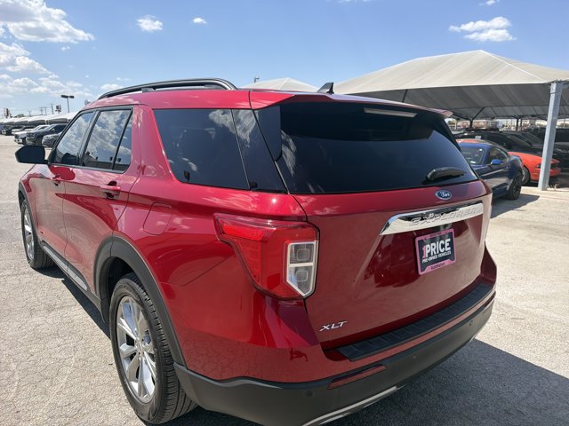 Used 2023 Ford Explorer XLT w/ Equipment Group 202A RWD image 3
