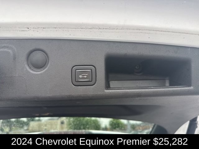 Used 2024 Chevrolet Equinox Premier AWD/4WD image 30