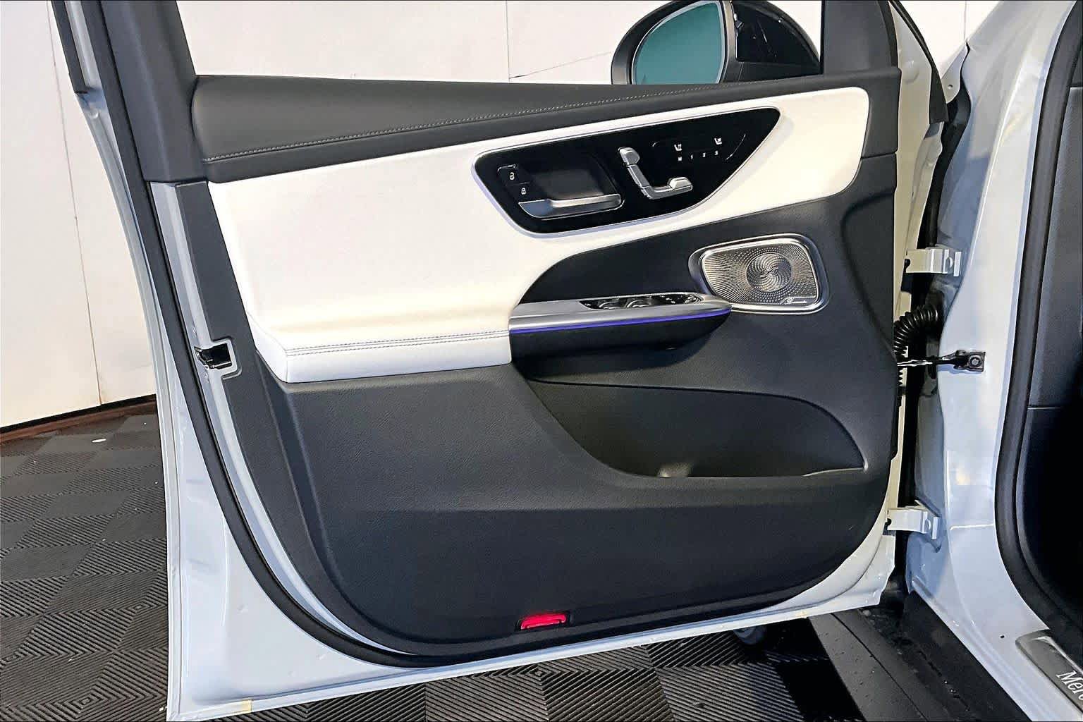 New 2026 Mercedes-Benz GLC 300 4MATIC image 11