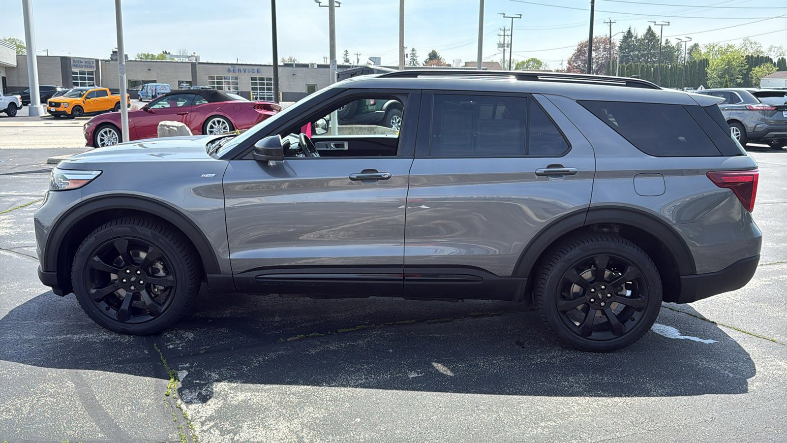 Used 2023 Ford Explorer ST-Line w/ Class IV Trailer Tow Package AWD/4WD image 5
