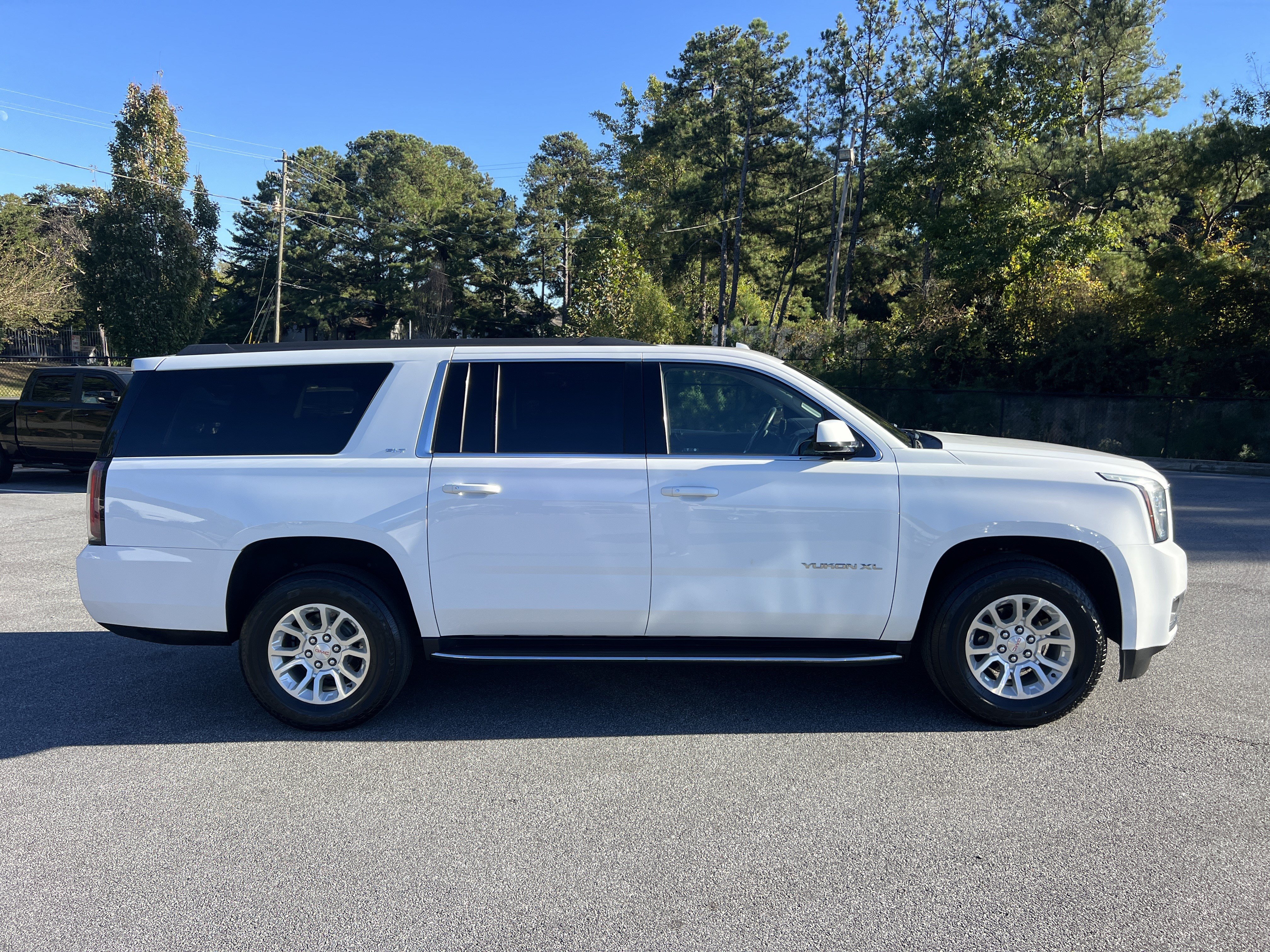 Used 2020 GMC Yukon XL SLT AWD/4WD image 9