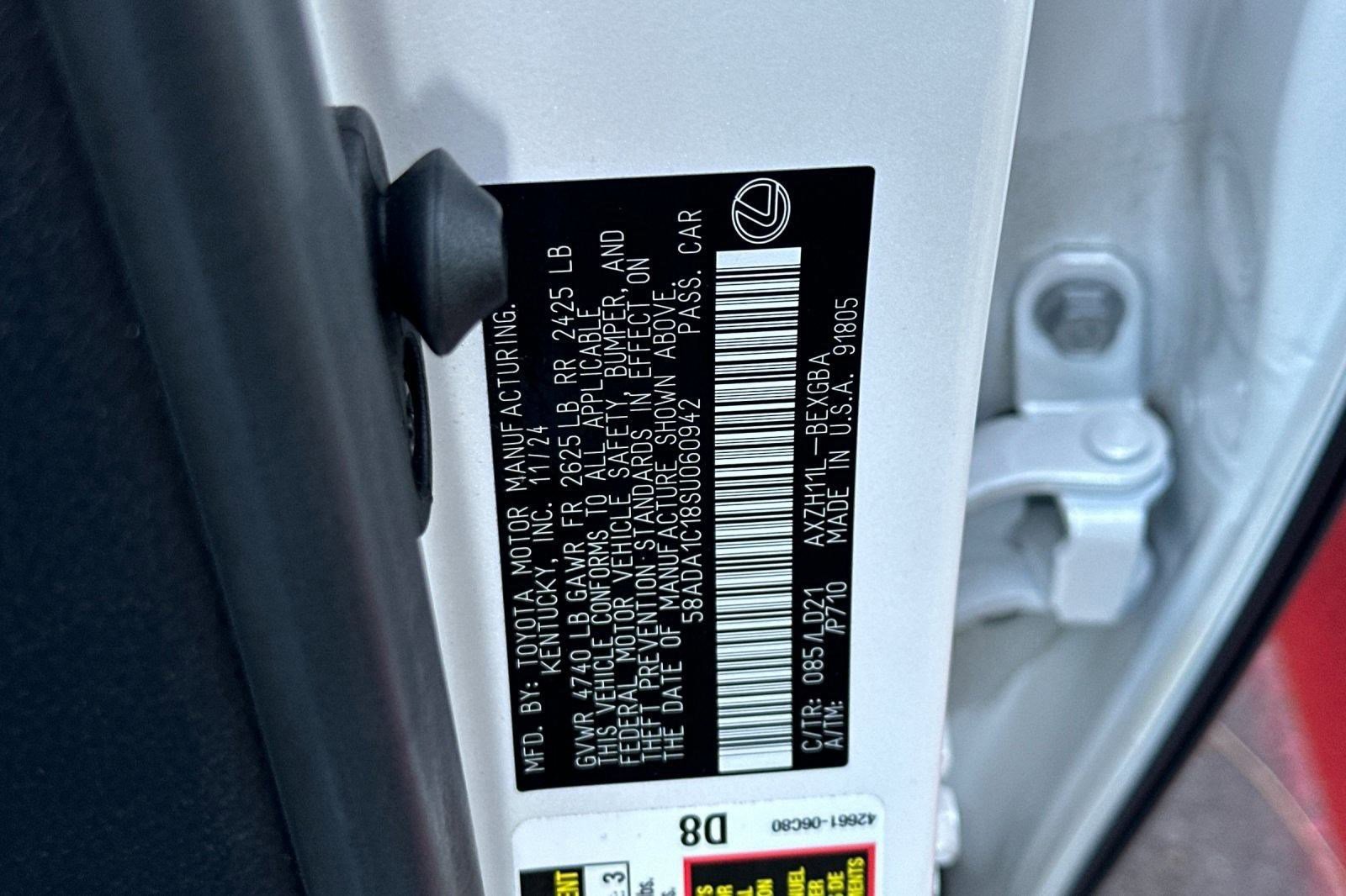 Certified 2025 Lexus ES 300h w/ Premium Package image 20