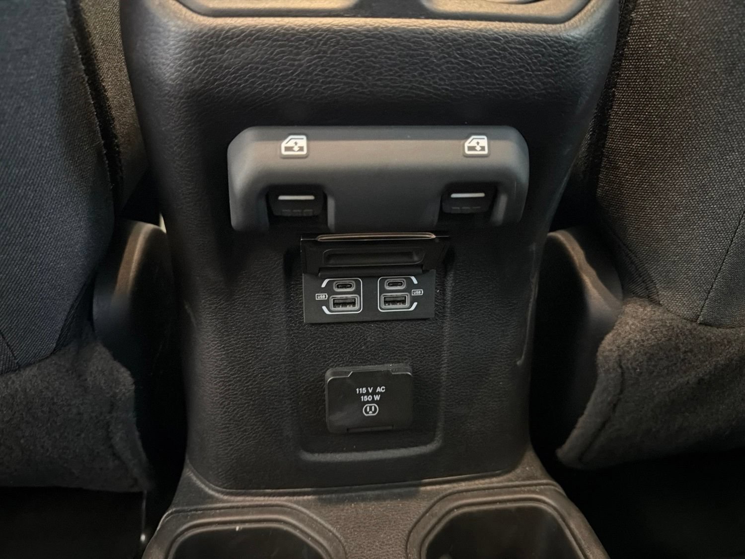 Used 2024 Jeep Wrangler Unlimited Sahara AWD/4WD image 15