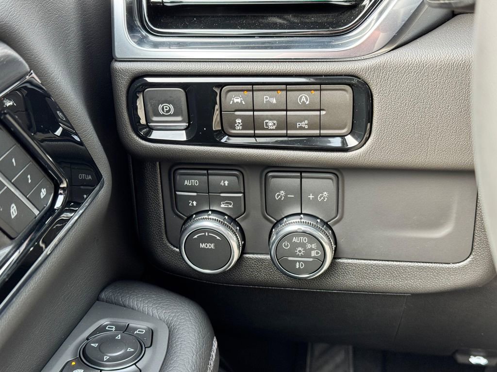 New 2026 GMC Yukon XL Denali w/ Sun & Power Step Package AWD/4WD image 33