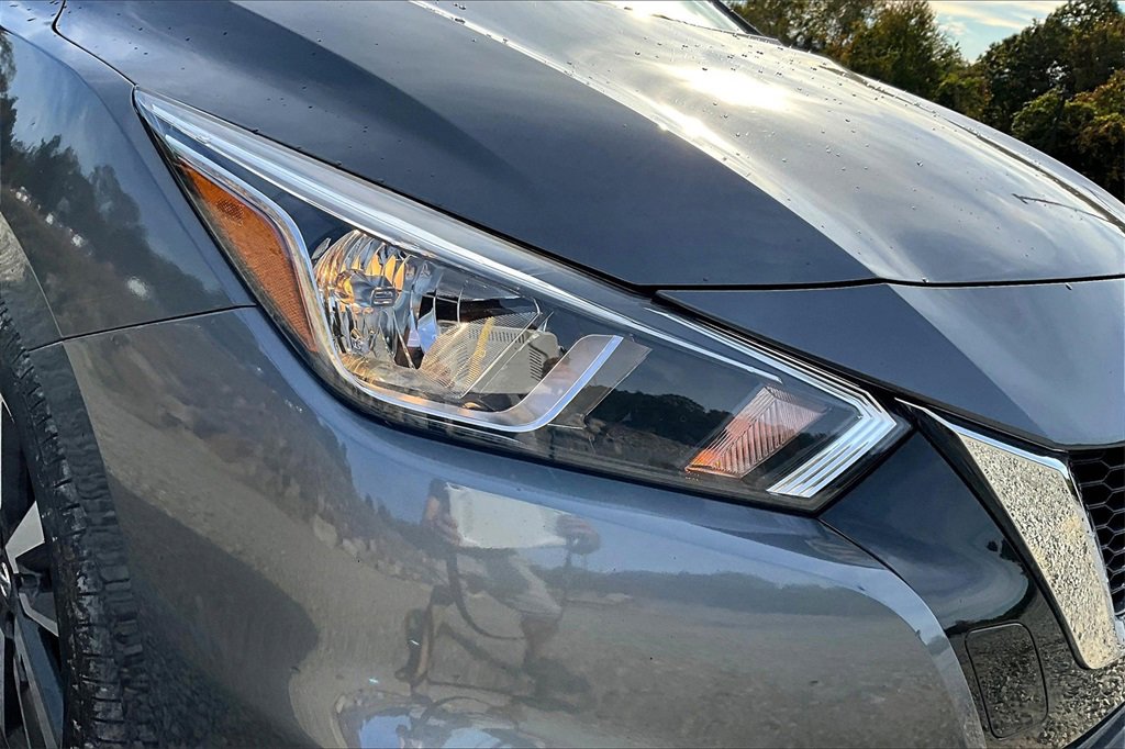 Used 2021 Nissan Versa SV image 26