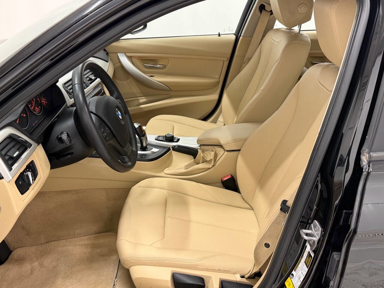 Used 2016 BMW 320i Sedan image 30