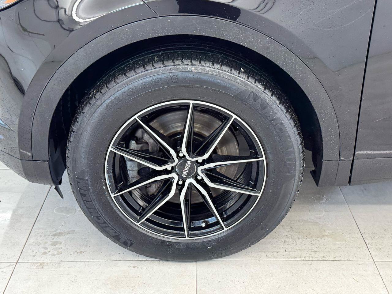 Used 2020 Jaguar E-PACE AWD/4WD image 45