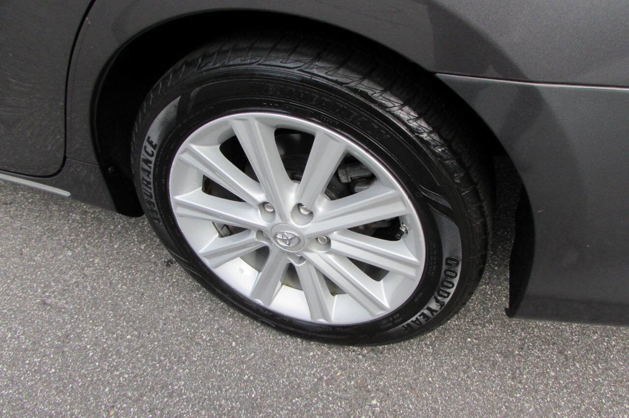 Used 2014 Toyota Camry XLE image 11