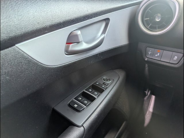 Used 2024 Kia Forte LXS w/ LXS Technology Package FWD image 15