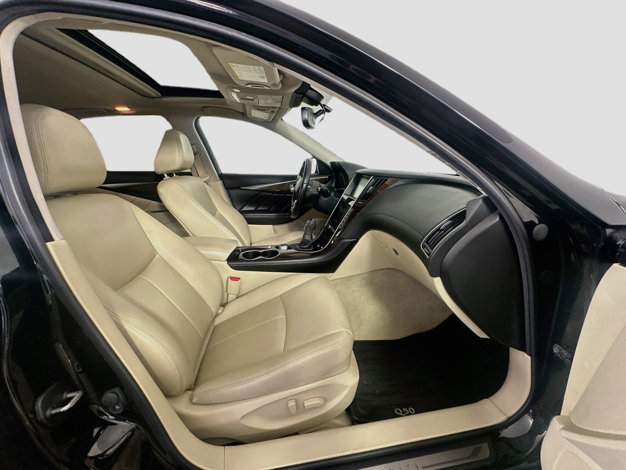 Used 2019 INFINITI Q50 Luxe w/ Essential Package (3.0T Luxe) RWD image 30