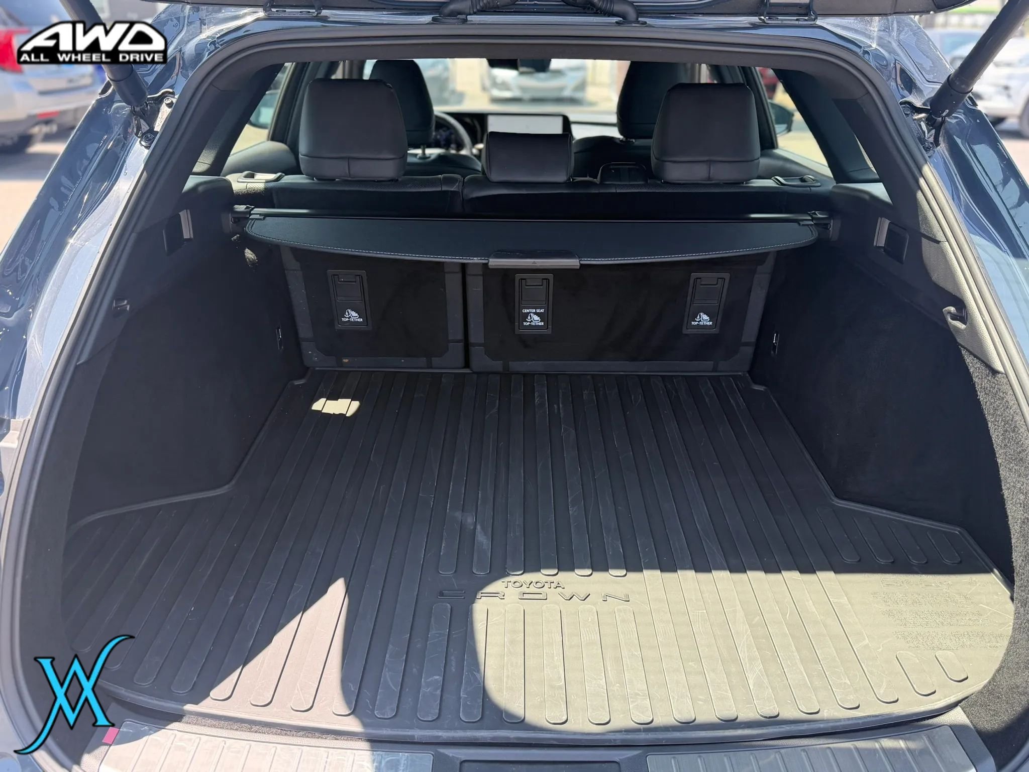 Used 2025 Toyota Crown Signia AWD/4WD image 39