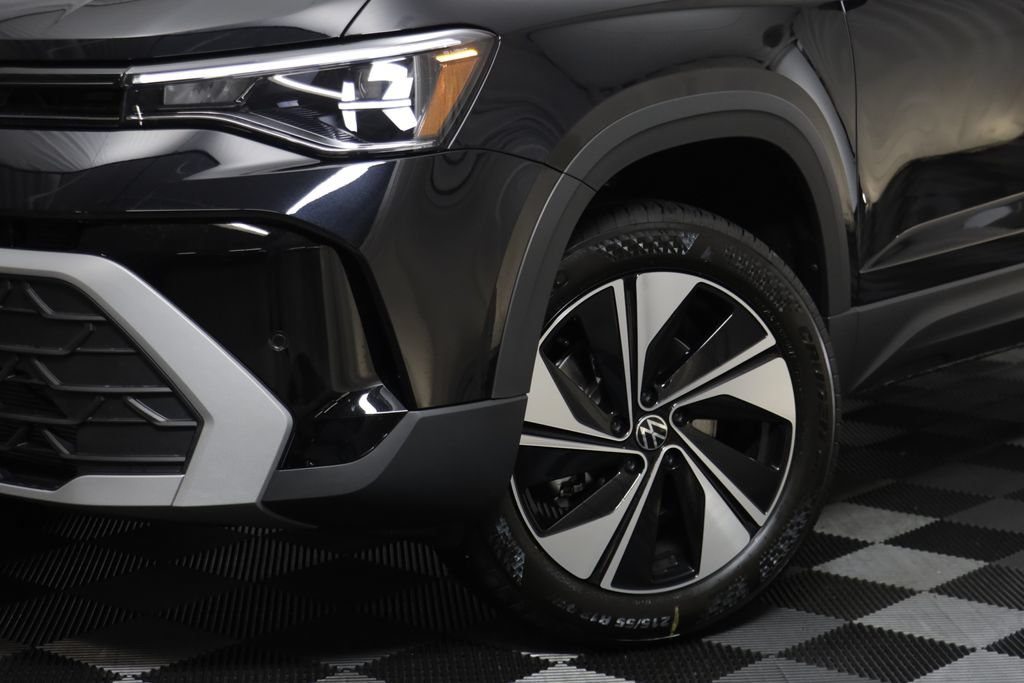 New 2026 Volkswagen Taos SE AWD/4WD image 4
