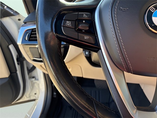 Used 2019 BMW 530e w/ Premium Package image 23