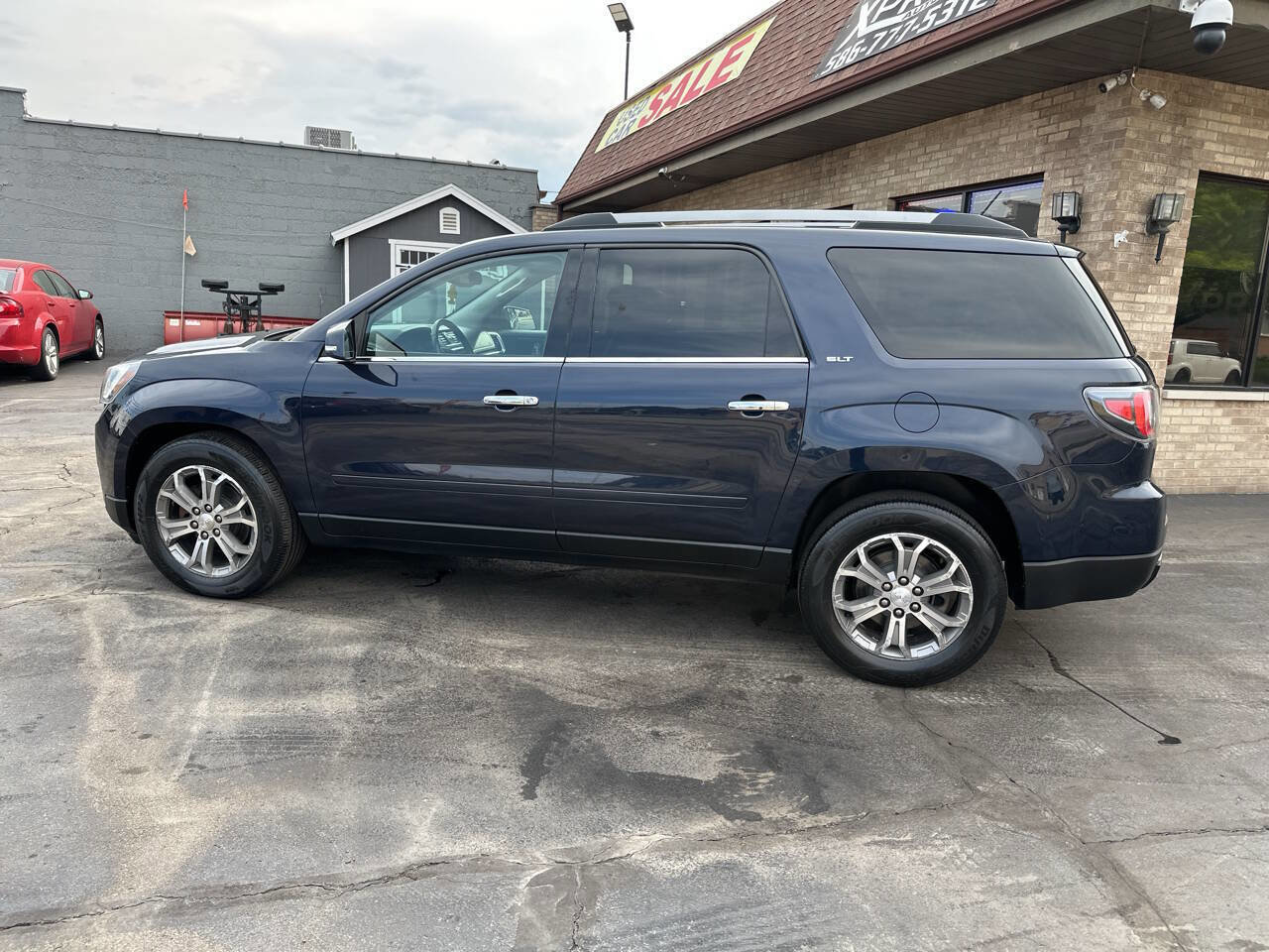 Used 2015 GMC Acadia SLT AWD/4WD image 9
