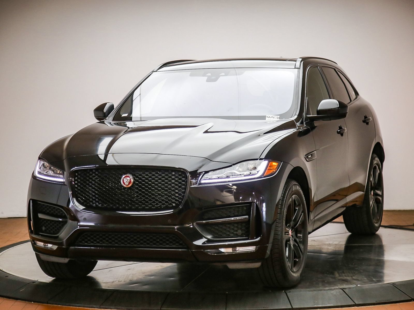 Used 2018 Jaguar F-PACE R-Sport AWD/4WD image 1