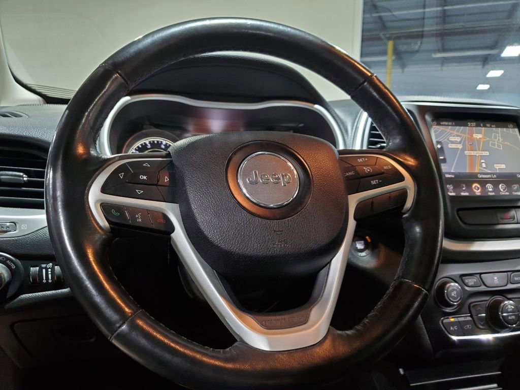 Used 2015 Jeep Cherokee Trailhawk w/ Comfort/Convenience Group image 30