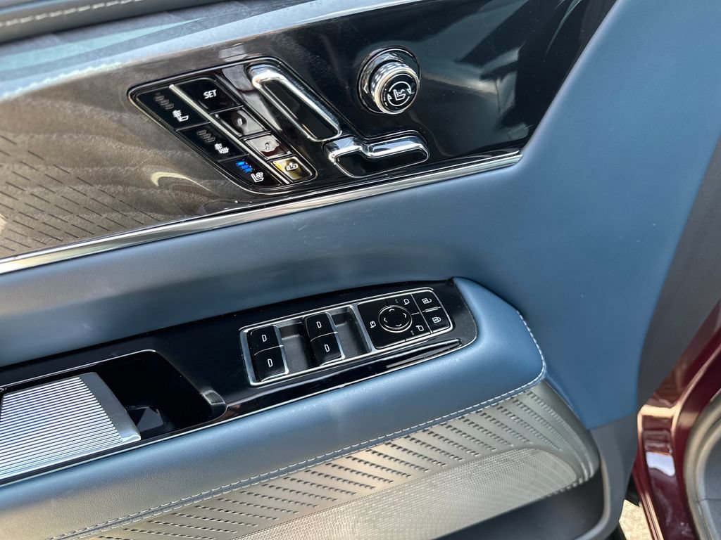 Used 2025 Cadillac Escalade IQ Luxury 2 w/ LPO, Premium Carpet Package AWD/4WD image 18