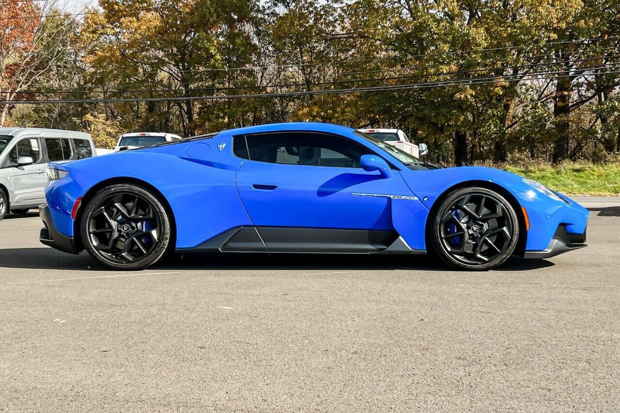 Used 2022 Maserati MC20 Coupe image 3
