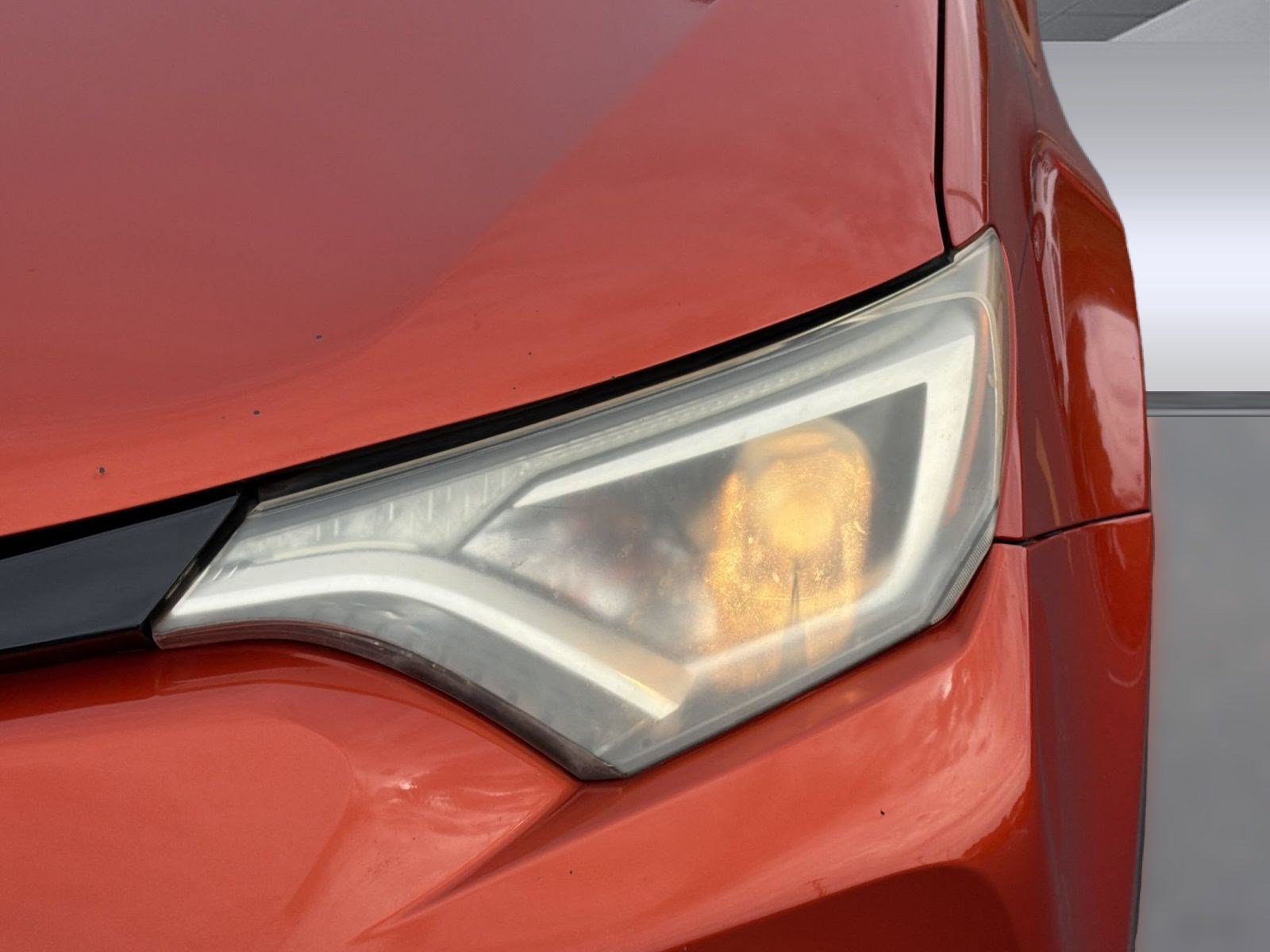 Used 2016 Toyota RAV4 LE FWD image 12