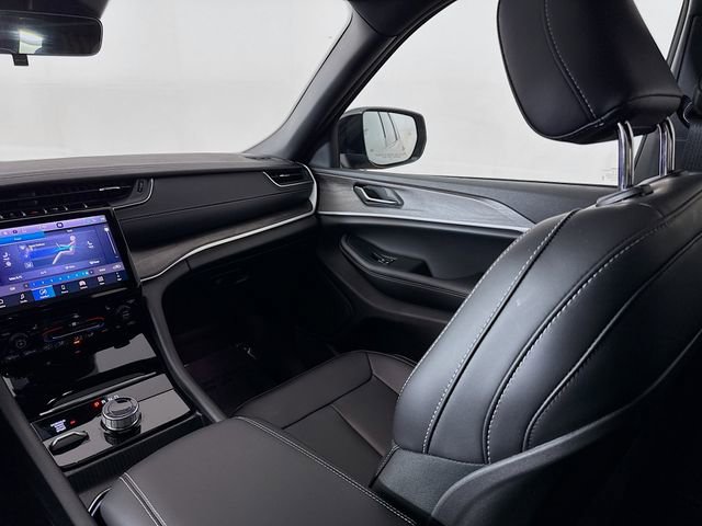 New 2025 Jeep Grand Cherokee L Limited image 24