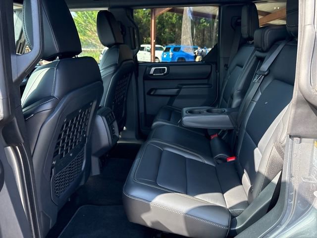 Used 2025 Ford Bronco Badlands image 11