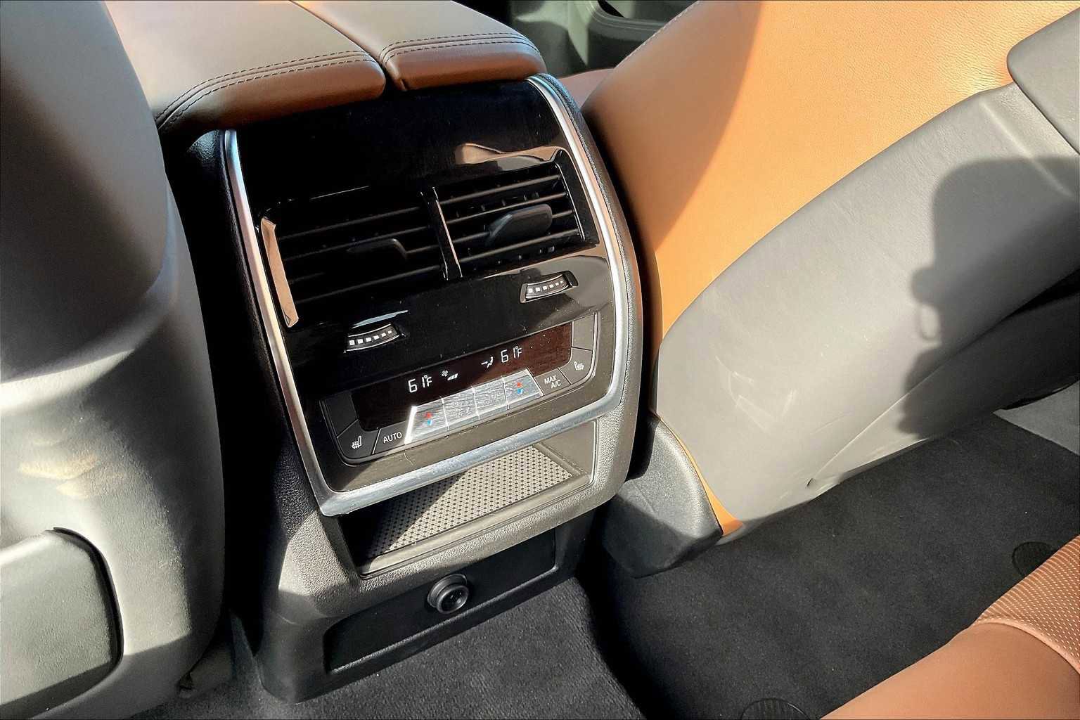 Used 2025 BMW X6 M Competition w/ Executive Package image 38