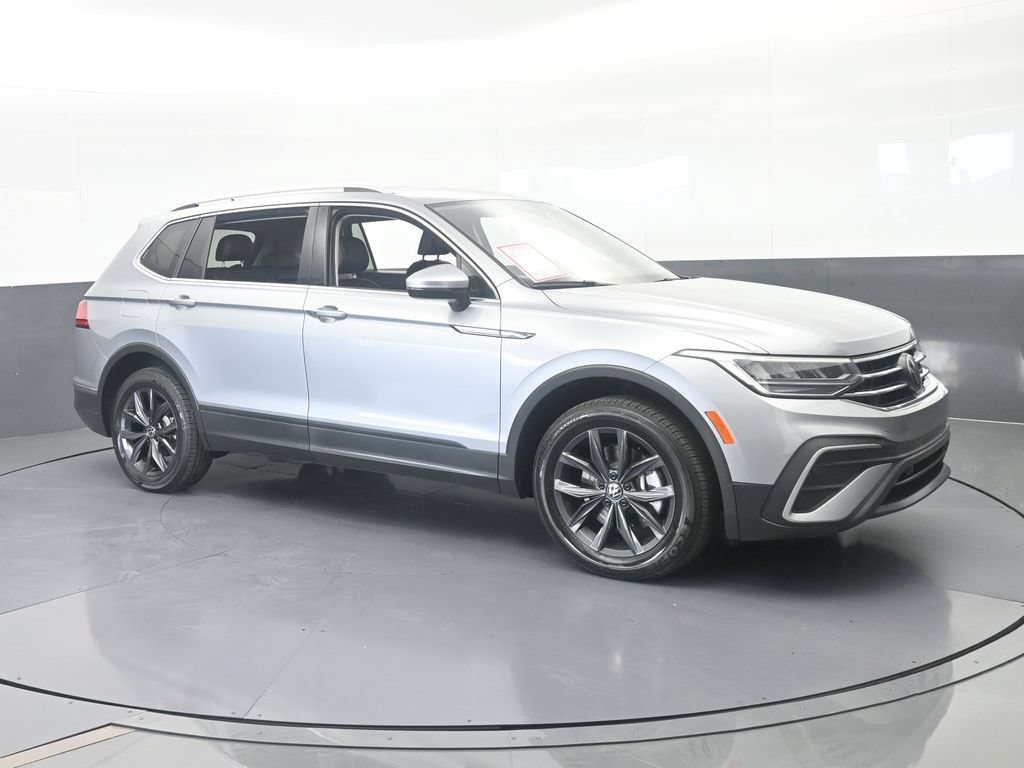 Used 2024 Volkswagen Tiguan SE FWD image 8