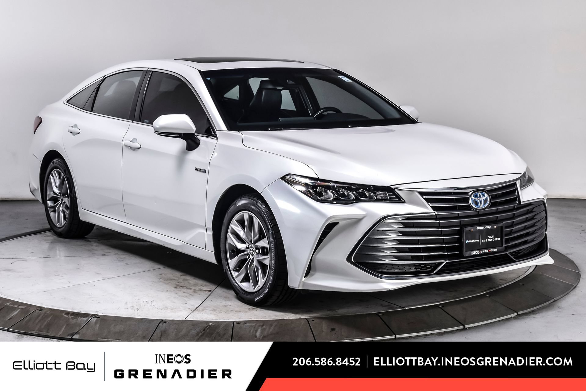 Used 2020 Toyota Avalon XLE w/ Moonroof Package