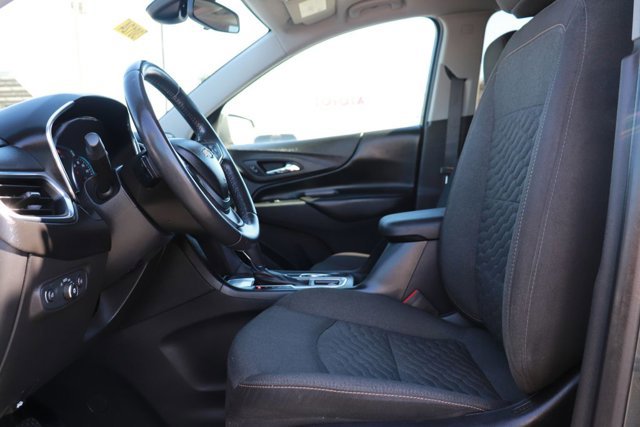 Used 2020 Chevrolet Equinox LT w/ Driver Convenience Package image 12