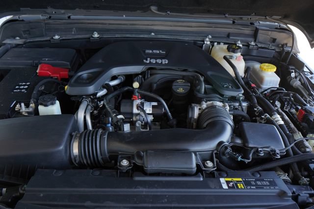 Used 2020 Jeep Wrangler Unlimited Sahara AWD/4WD image 30