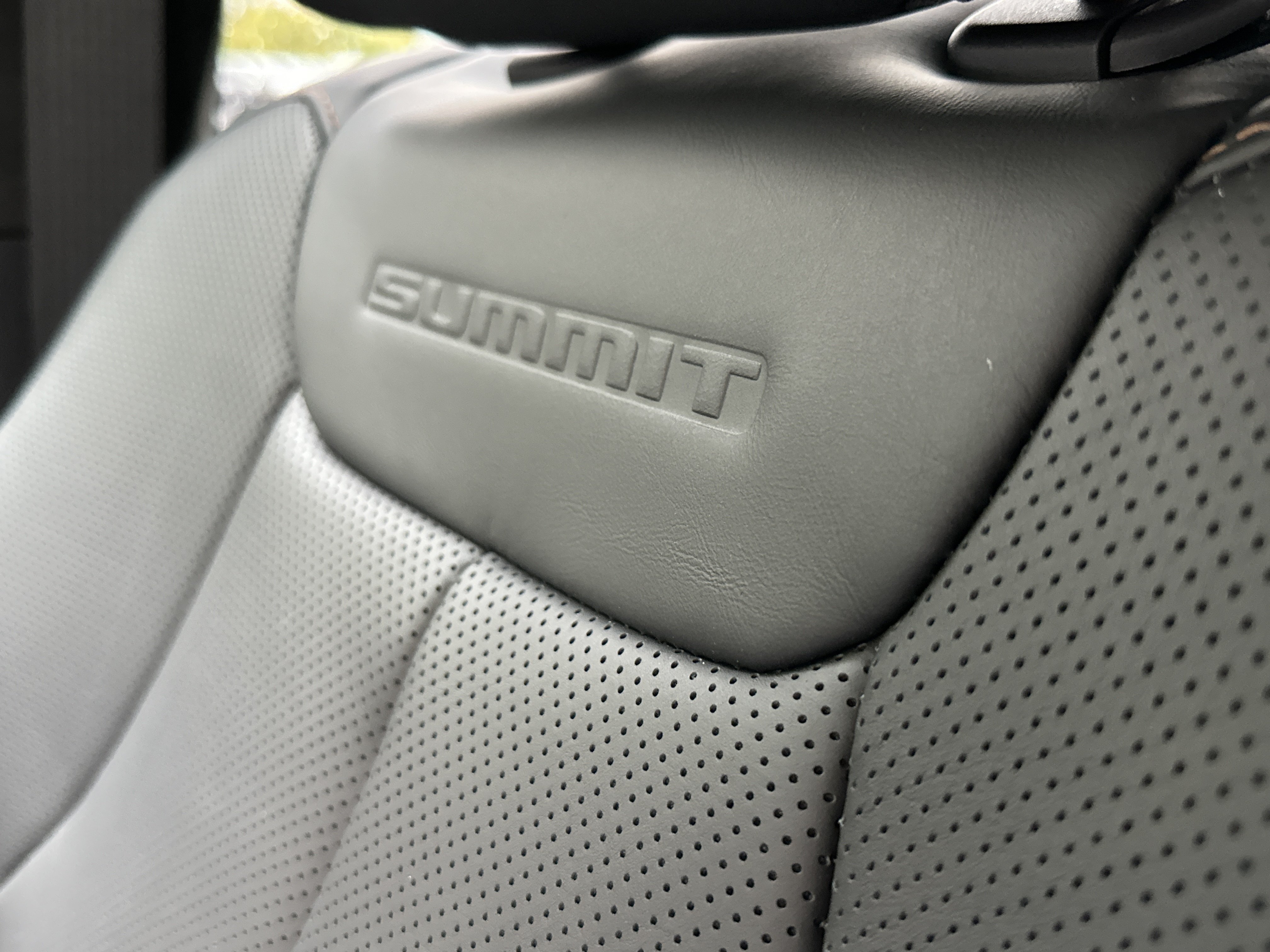 New 2027 Jeep Grand Cherokee Summit AWD/4WD image 4
