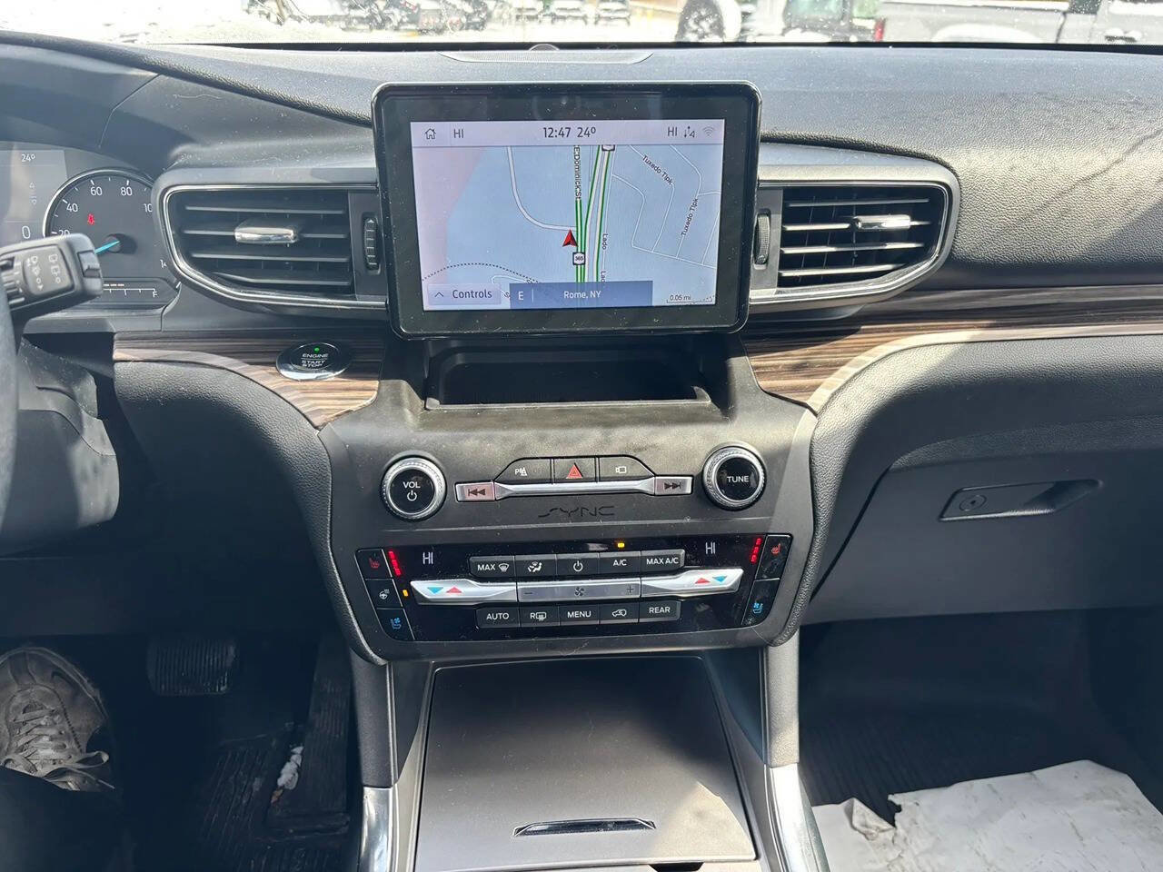 Used 2020 Ford Explorer Limited w/ Class III Trailer Tow Package image 7