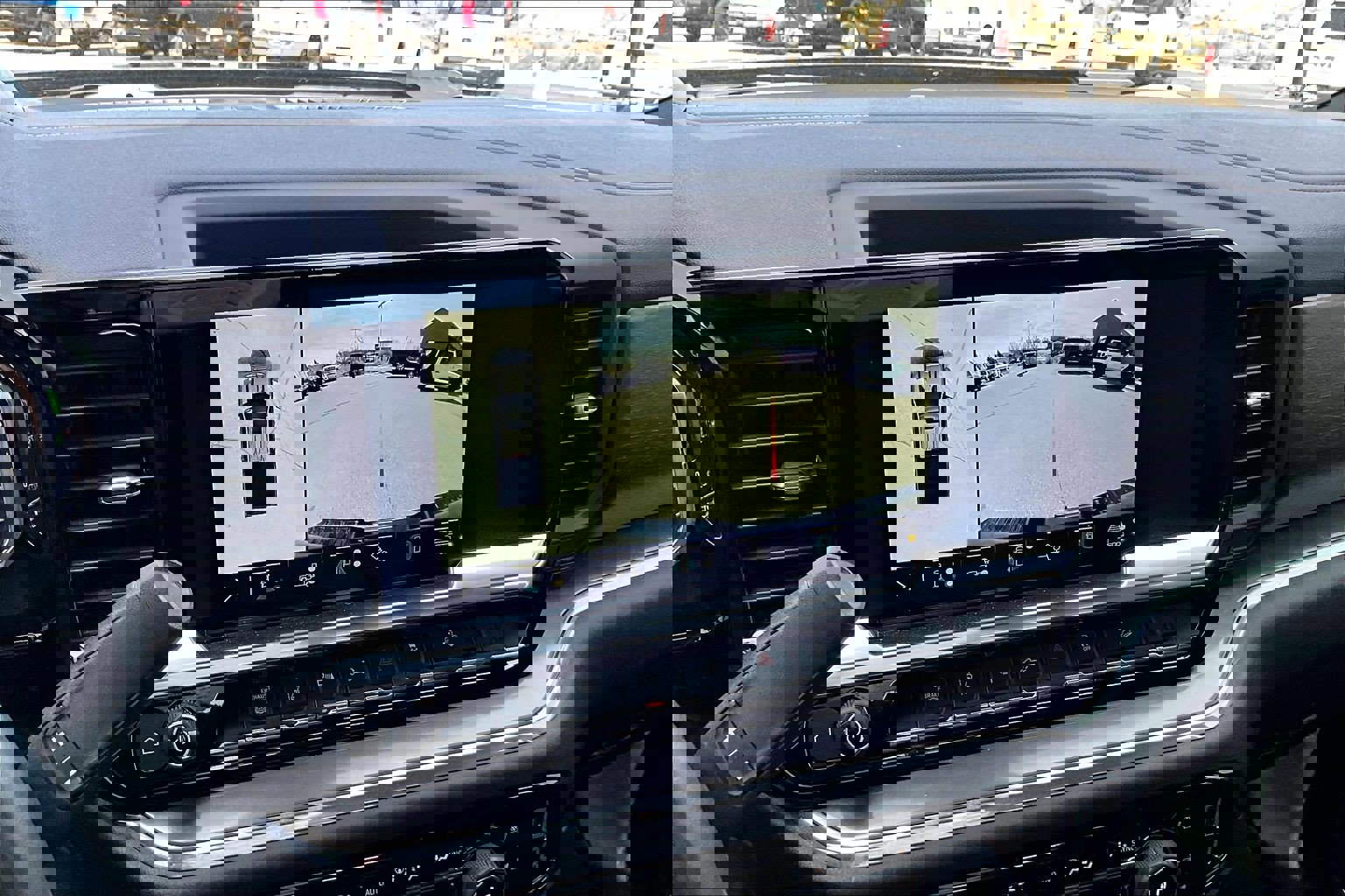 Used 2024 Chevrolet Silverado 3500 High Country w/ Technology Package image 15