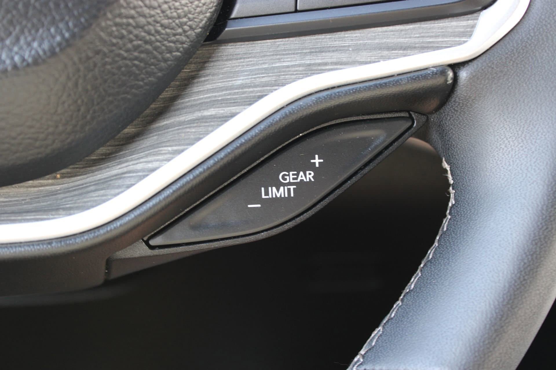 Used 2024 Jeep Wagoneer L Series II w/ Flexible Seating Group image 32