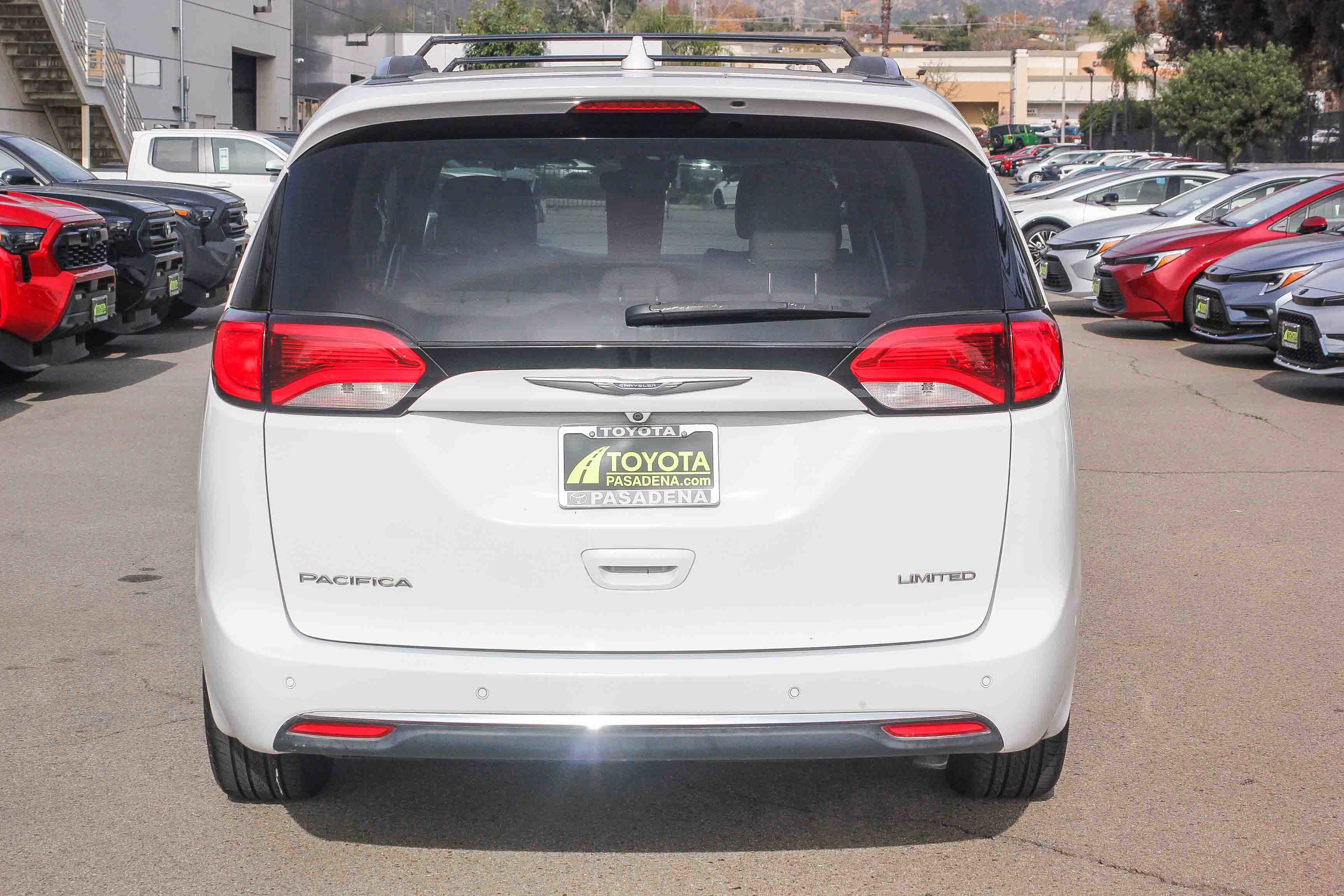 Used 2017 Chrysler Pacifica Limited w/ Advanced Safetytec Group image 7