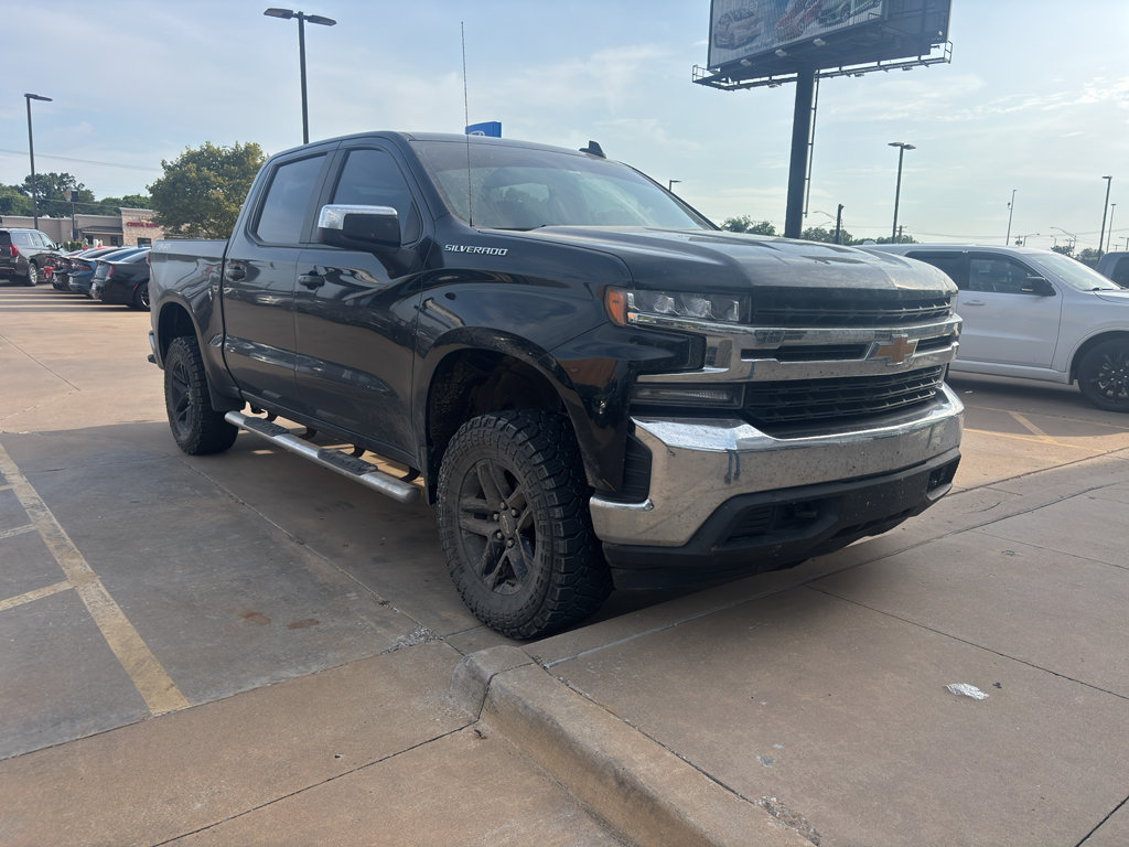 Used 2021 Chevrolet Silverado 1500 LT AWD/4WD image 1