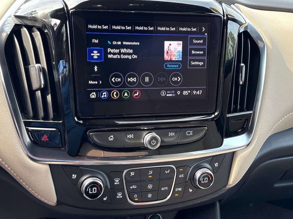 Used 2023 Chevrolet Traverse Premier FWD image 19