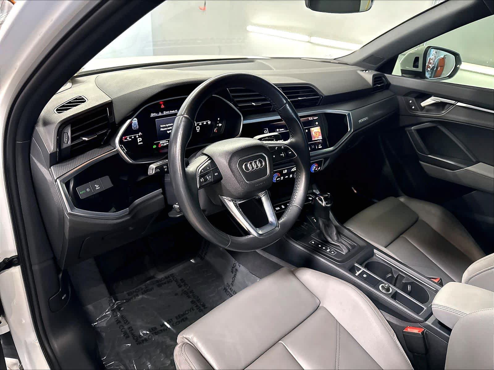 Used 2020 Audi Q3 2.0T Premium Plus w/ Premium Plus Package AWD/4WD image 15