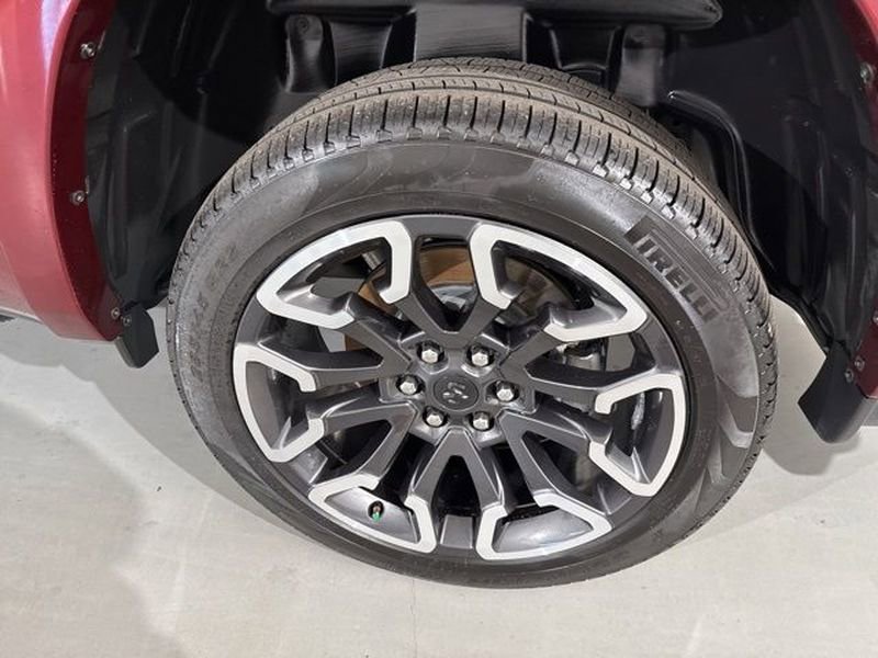 Used 2025 RAM 1500 Limited image 9