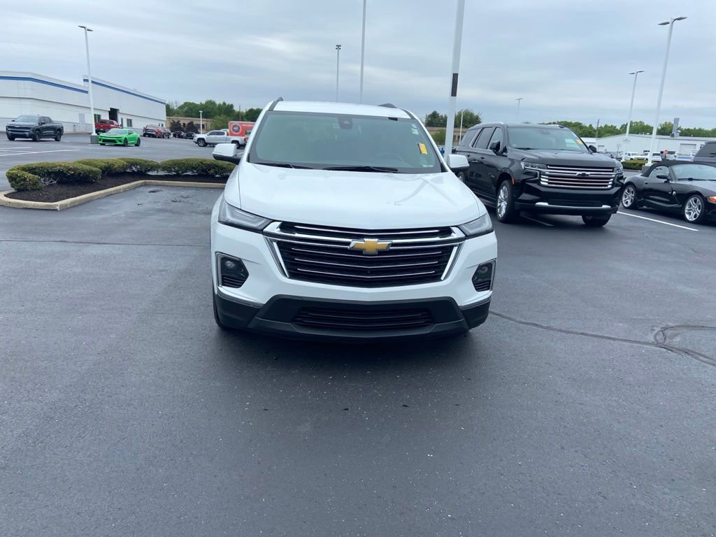 Used 2023 Chevrolet Traverse LT w/ Rear Camera Mirror Package AWD/4WD image 4
