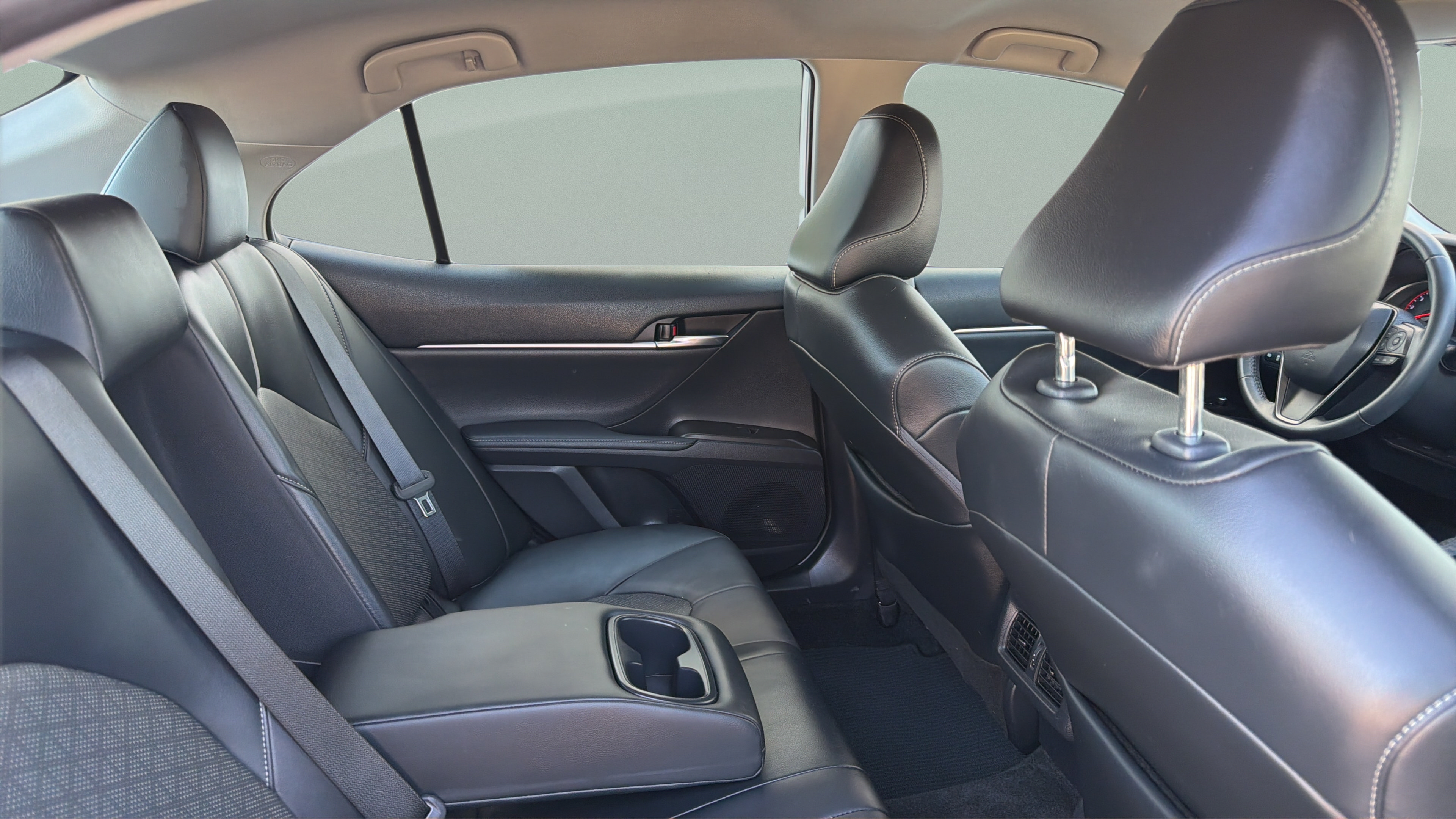 Used 2023 Toyota Camry XSE FWD image 27