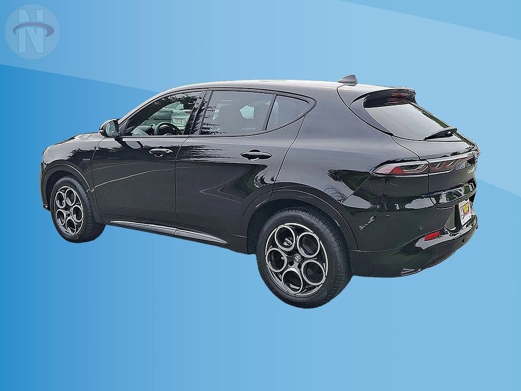 Used 2025 Alfa Romeo Tonale AWD/4WD image 6