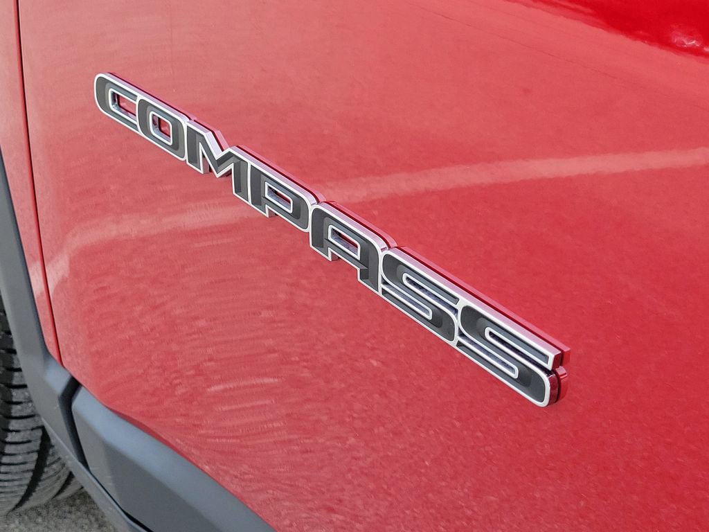 Used 2024 Jeep Compass Limited image 8
