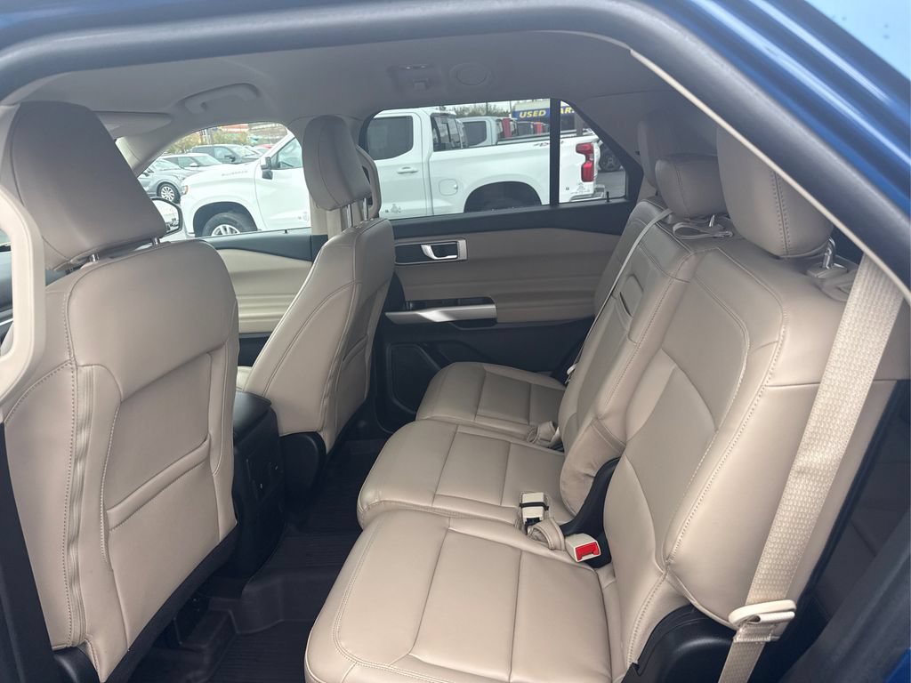 Used 2023 Ford Explorer XLT w/ Equipment Group 202A AWD/4WD image 20