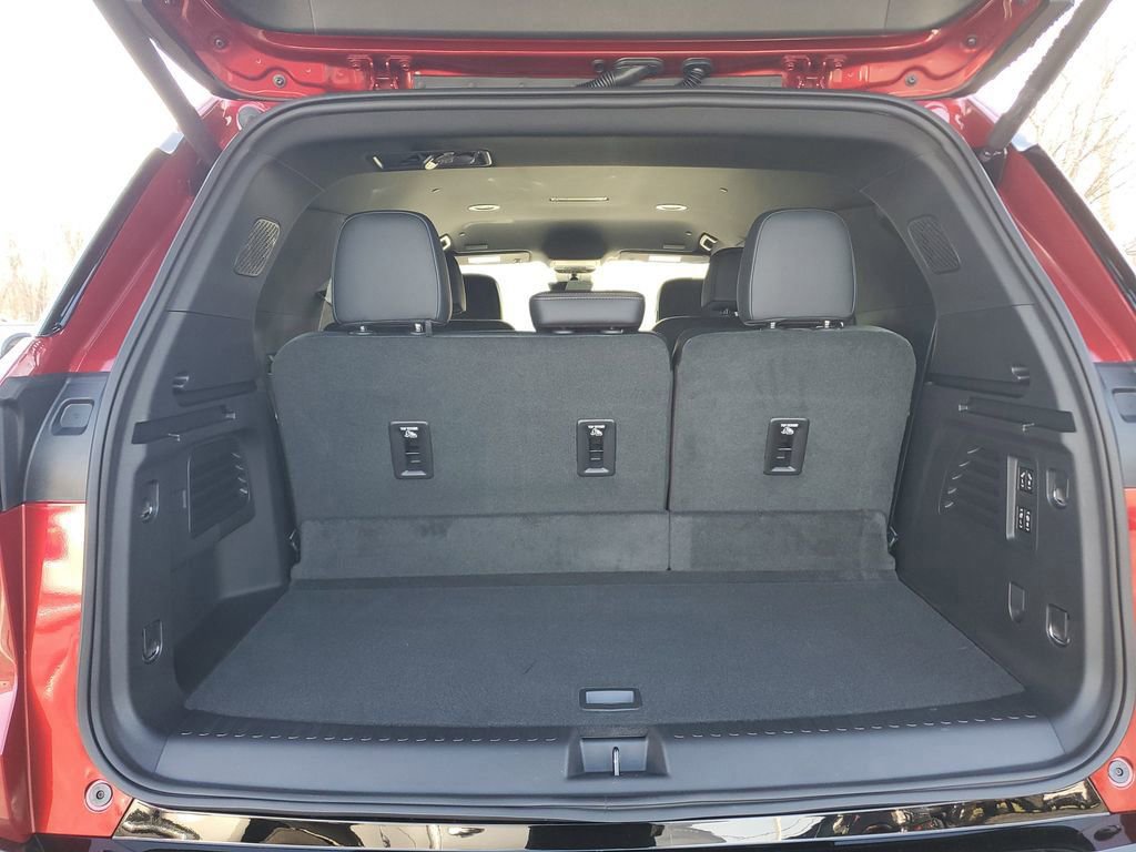 New 2026 Chevrolet Traverse High Country image 8