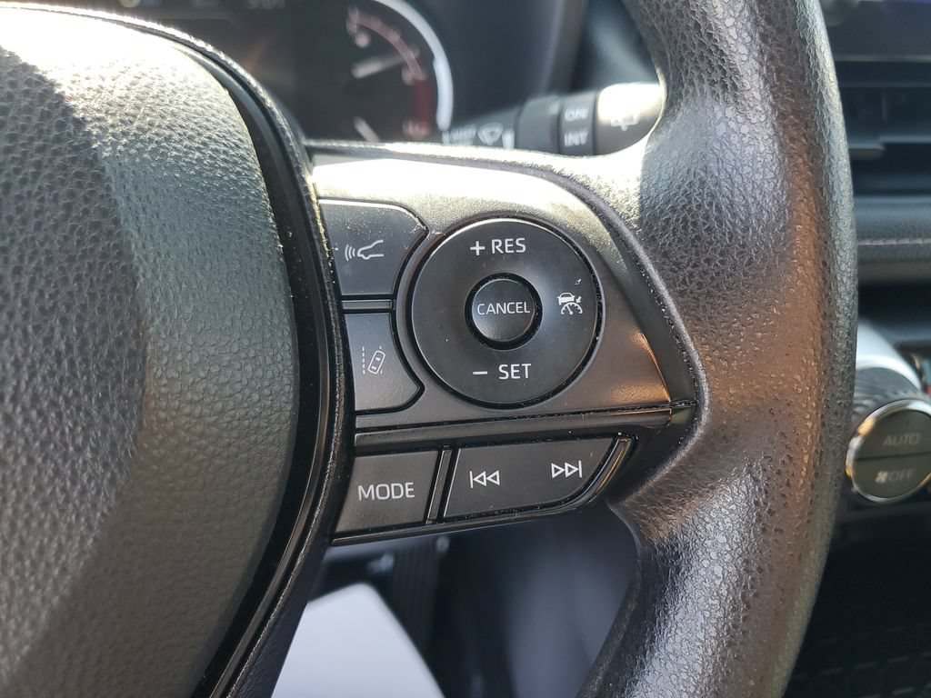 Used 2023 Toyota RAV4 XLE AWD/4WD image 28